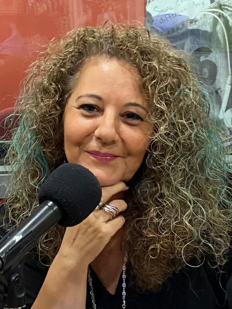 לני אדרי בשידור רדיו