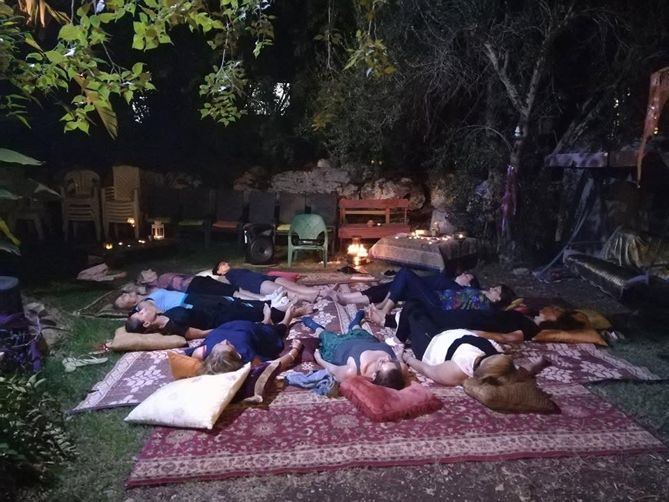 מעגל נשים בערב מדיטציה לאור נרות